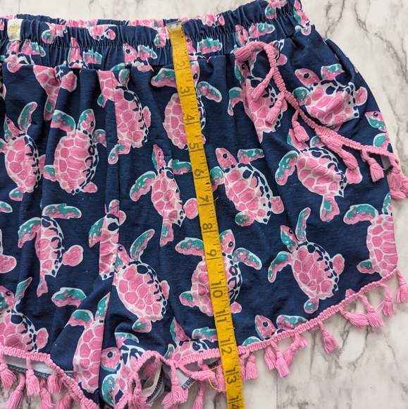Women's Simply Southern Turtle Print Shorts size large/extra large - Picture 5 of 5